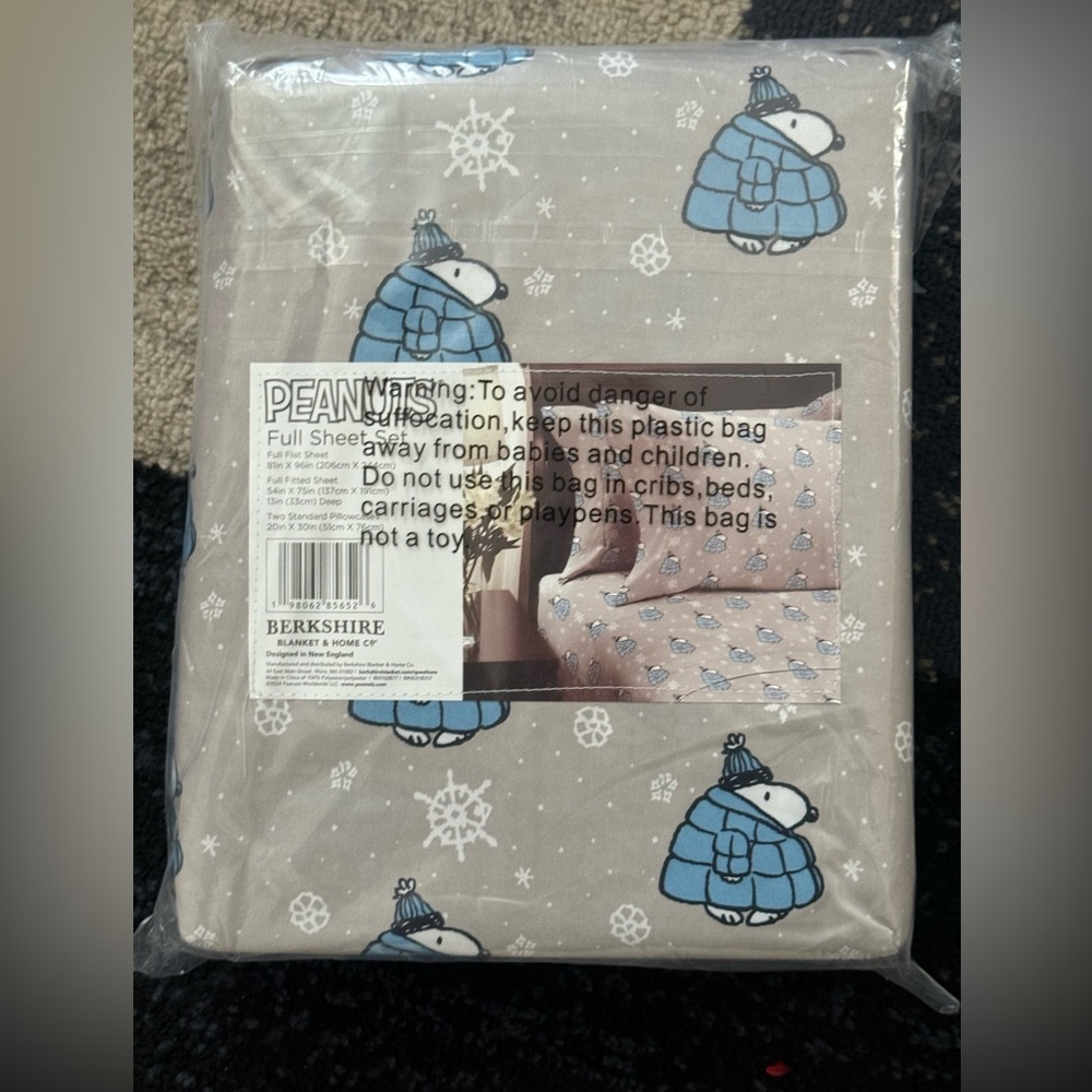 Peanuts Snoopy Puffer FULL sheet set